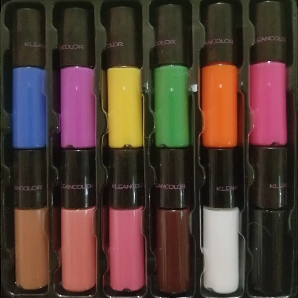 Color lipstick gloss